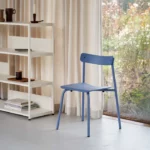 CHAISE ETUDE BY TIPTOE EN BOIS ECO-CERTIFIE – COULEUR BLEU ROCHE