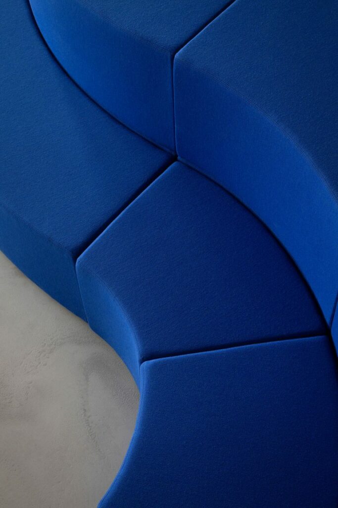 SUMMIT BANQUETTE MODULAIRE BY +HALLE – COULEUR BLEU